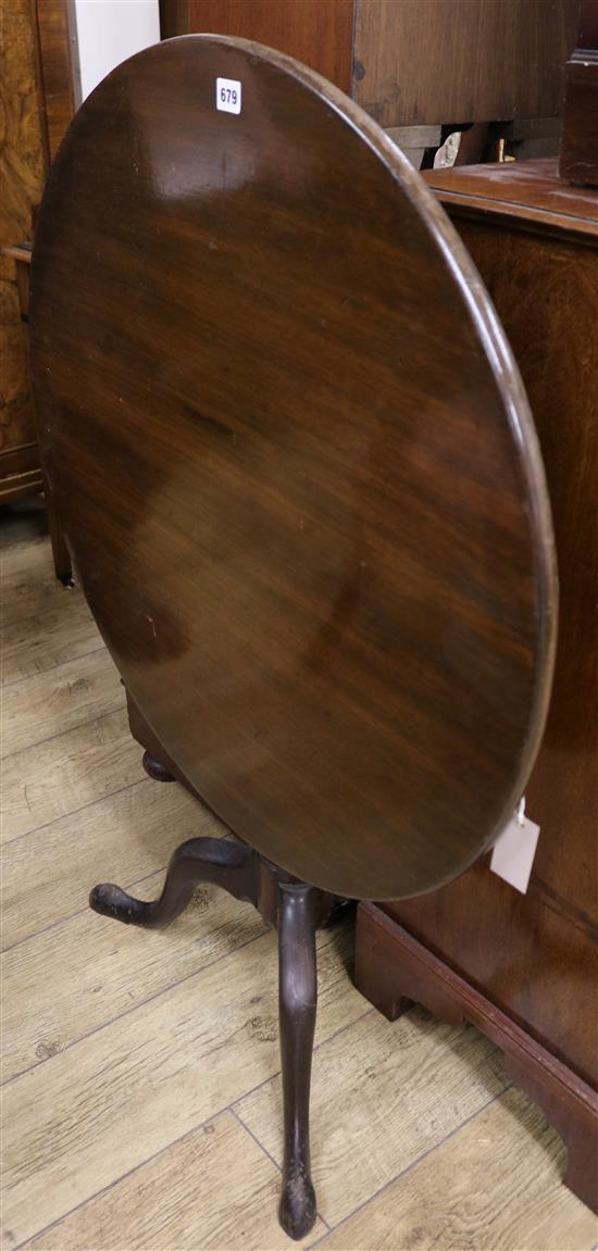 A George III mahogany circular tilt top tea table W.79cm